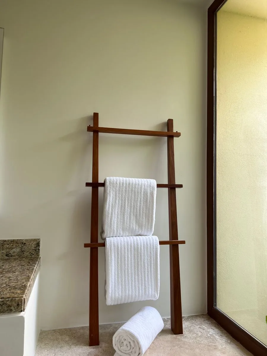 Bathroom, Gebenco